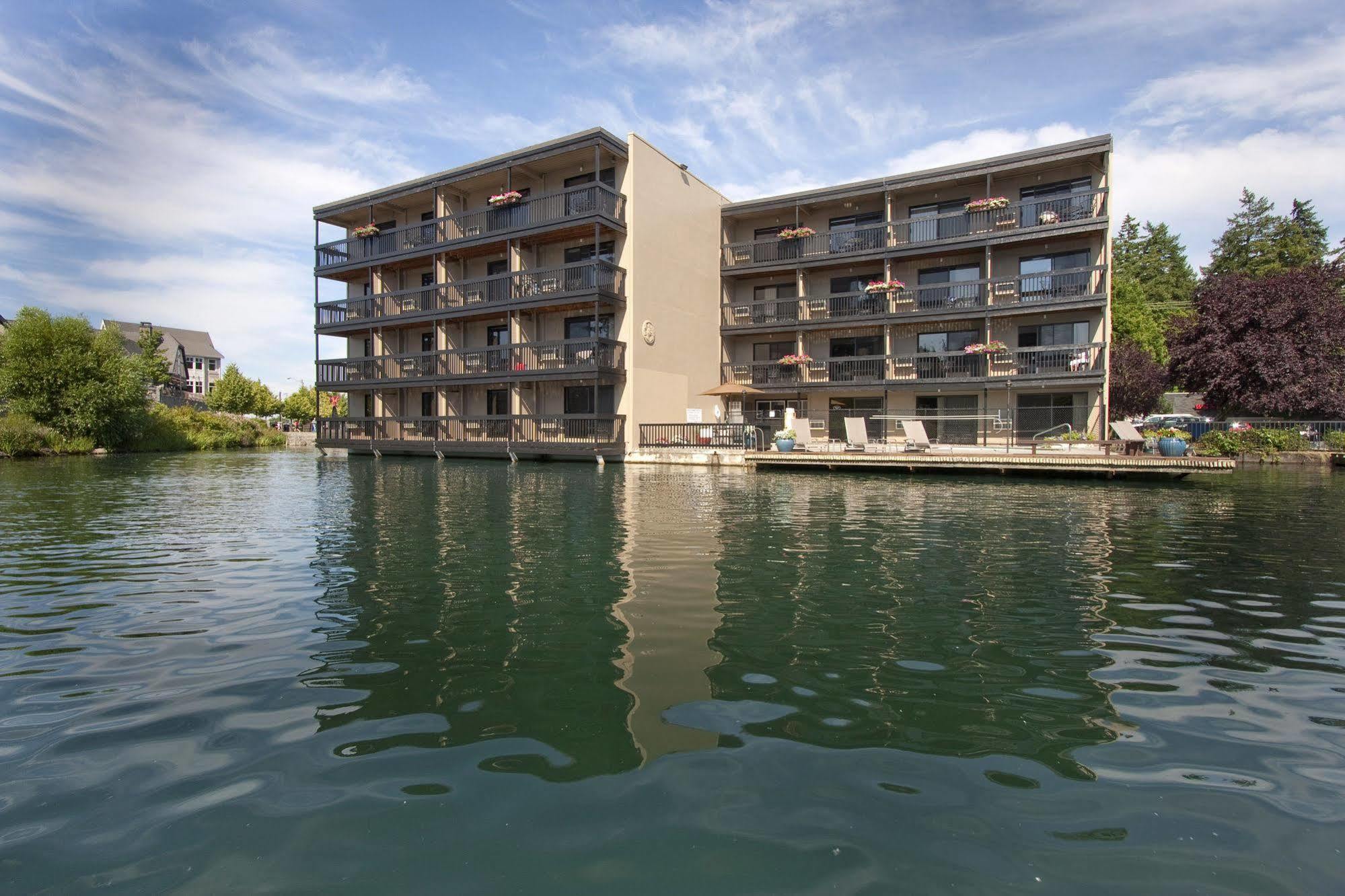 Lakeshore Inn Lake Oswego Buitenkant foto